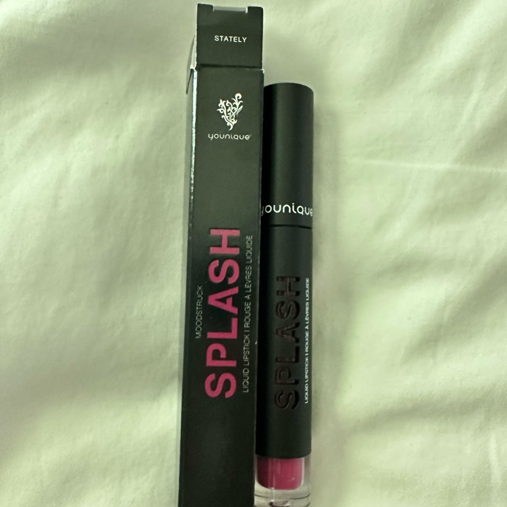 NIB Younique “Stately” Liquid Lip 💋